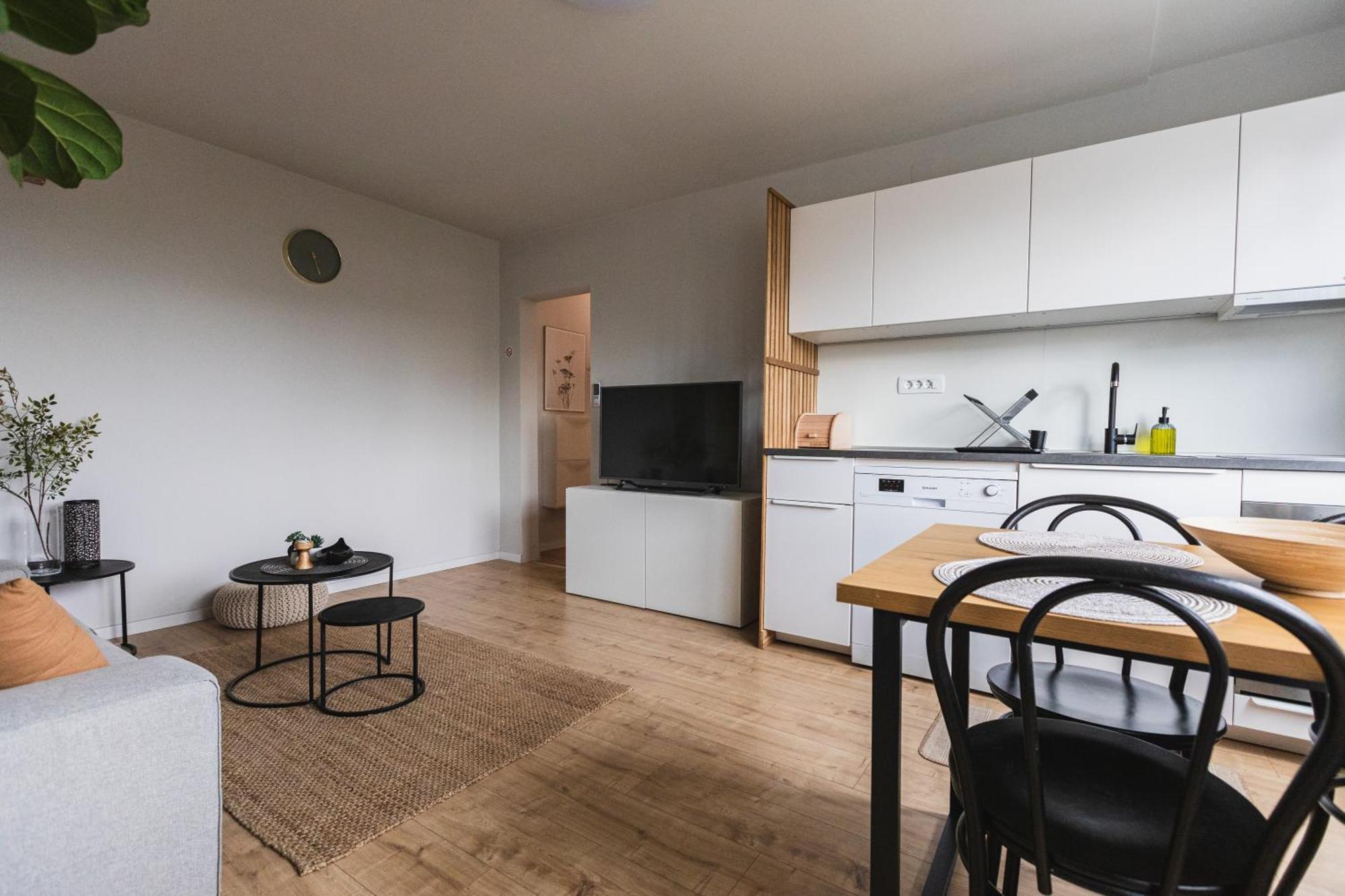 Apartment Flexible Selfcheckins 76 - - Arena - Bedroom - New Zagreb
